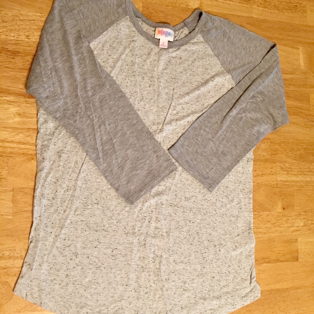 LULAROE LIKE NEW SLOAN GRAY BASIC TEE
